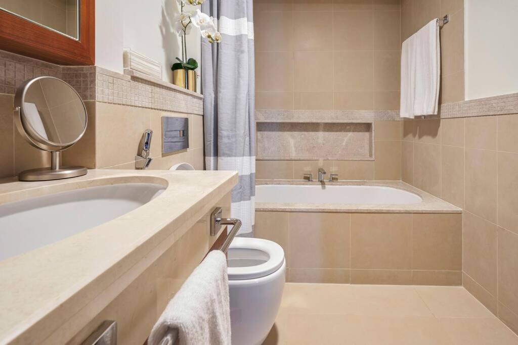 Larbi Breathtaking Burj And Fountain View Luxurious 2 Bed Leilighet Dubai Eksteriør bilde