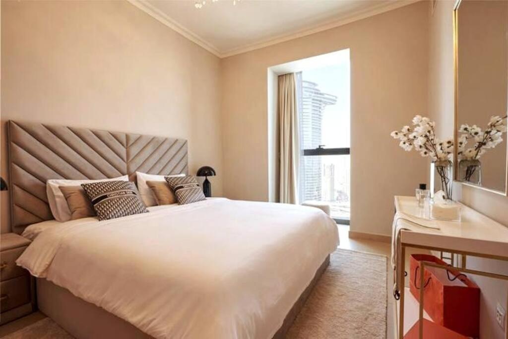 Larbi Breathtaking Burj And Fountain View Luxurious 2 Bed Leilighet Dubai Eksteriør bilde