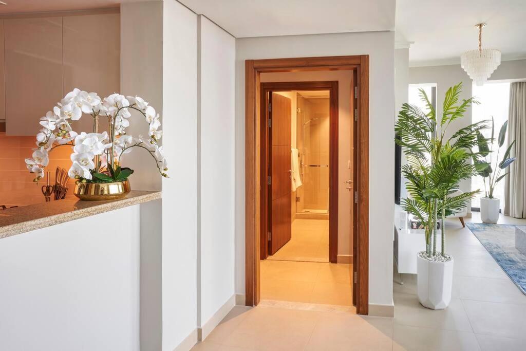 Larbi Breathtaking Burj And Fountain View Luxurious 2 Bed Leilighet Dubai Eksteriør bilde